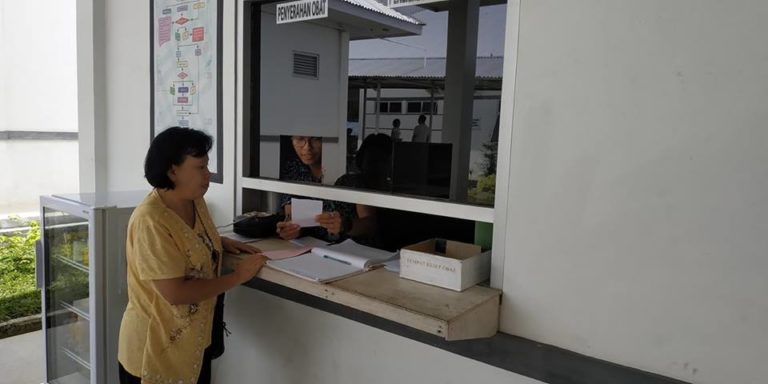 Pelayanan Instalasi Farmasi RSUD Anugerah Tomohon
